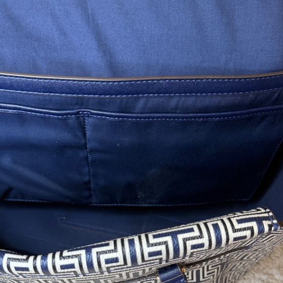 NWT Tory Burch Navy Parker Geo T Small Tote - Picture 10 of 15